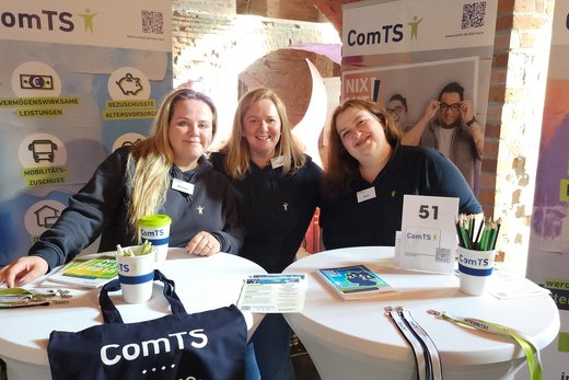 drei Frauen an unserem Messestand